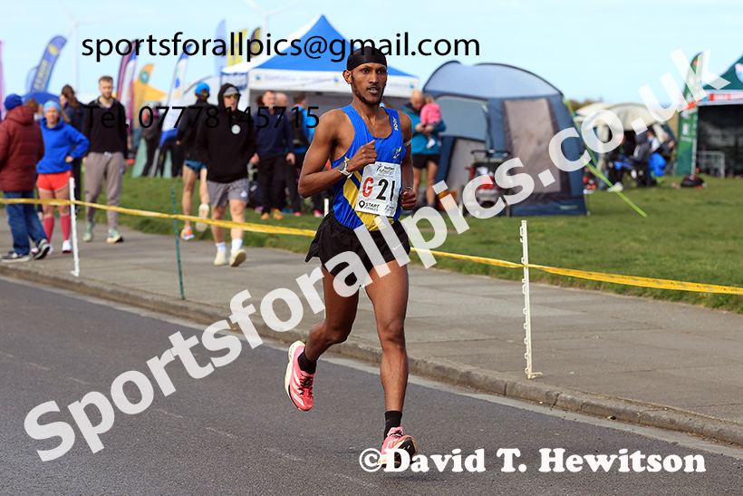Senior mens Northern 12 Stage Road Relay, 2025 Northern 12 and 6 Stage Road Relays and Junior 5k, Redcar. Photo: David T. Hewitson/Sports for All Pics